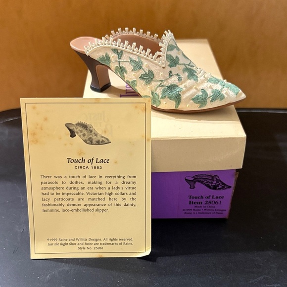 Just The Right Shoe - Cream and Green Lace Heels - Picture 2 of 5